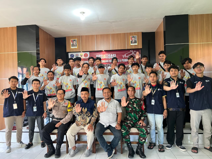 Sosialisasi Penyalahgunaan Narkoba dan Psikotropika di Desa Bongkok
